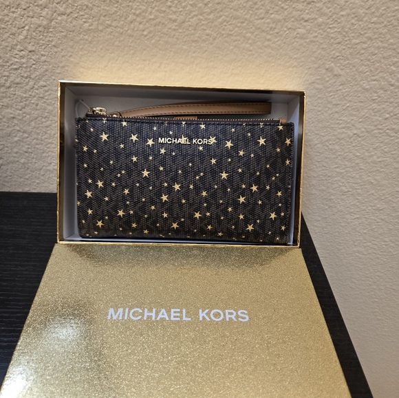 Michael Kors Boxed Jet Set Medium Double Zip Wallet With Gold Stars - Picture 1 of 9